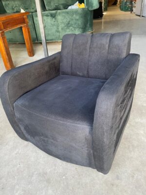 Poltrona Preta Suede